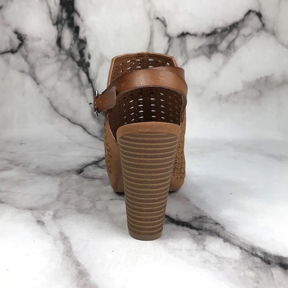 Joe’s Laser Cut Ankle Tan Buckle Booties NWOB - Picture 5 of 7